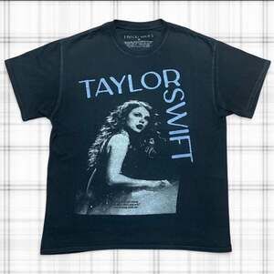 Taylor Swift Fearless (Taylor's Version) Tracklist Graphic T-Shirt